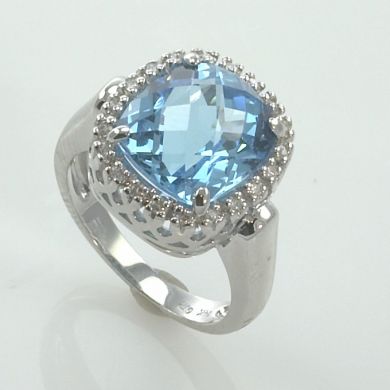 VINTAGE LONDON BLUE TOPAZ DIAMOND GOLD COCKTAIL RING